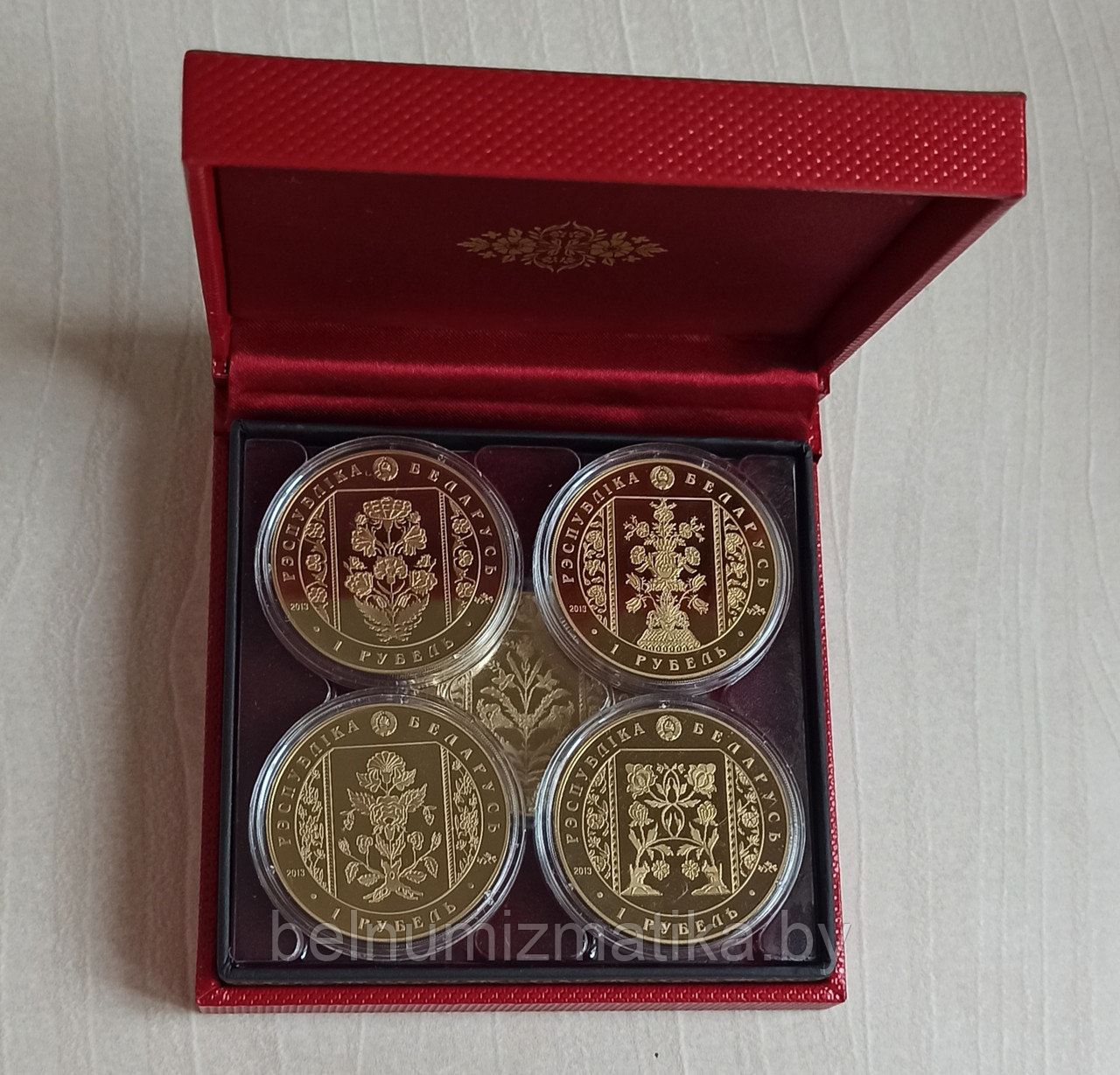 Слуцкие пояса 1 рубль 2013 Комплект монет "Слуцкiя паясы", Slutsk belts, позолота, футляр №1 - фото 2 - id-p154244937