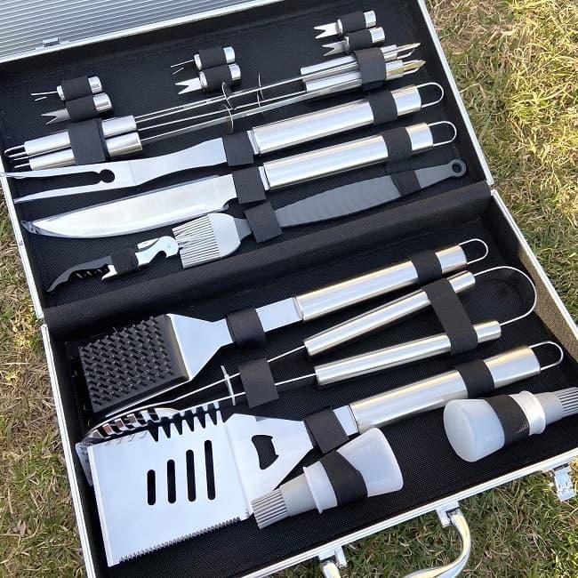 Уценка! Набор инструментов для барбекю в чемодане «BBQ» 19 предметов - фото 3 - id-p154350252