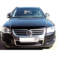 Дефлектор капота темный Volkswagen Touareg 2003-2010, NLD.SVOTOU0312