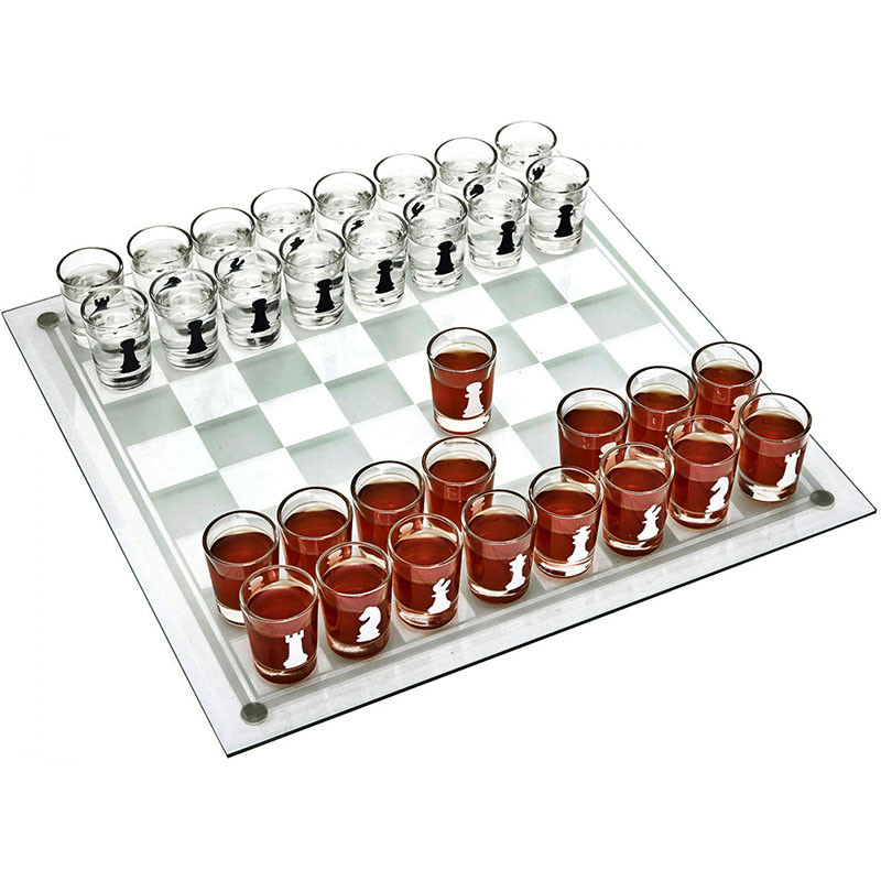 Пьяные шахматы поле 25х25 см., 32 рюмки.