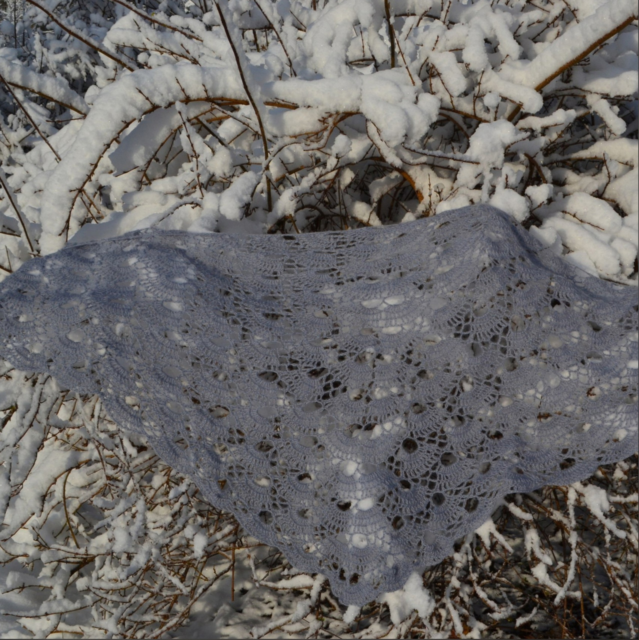 Шаль крючком теплая зимняя серая из мохера - фото 7 - id-p70672967