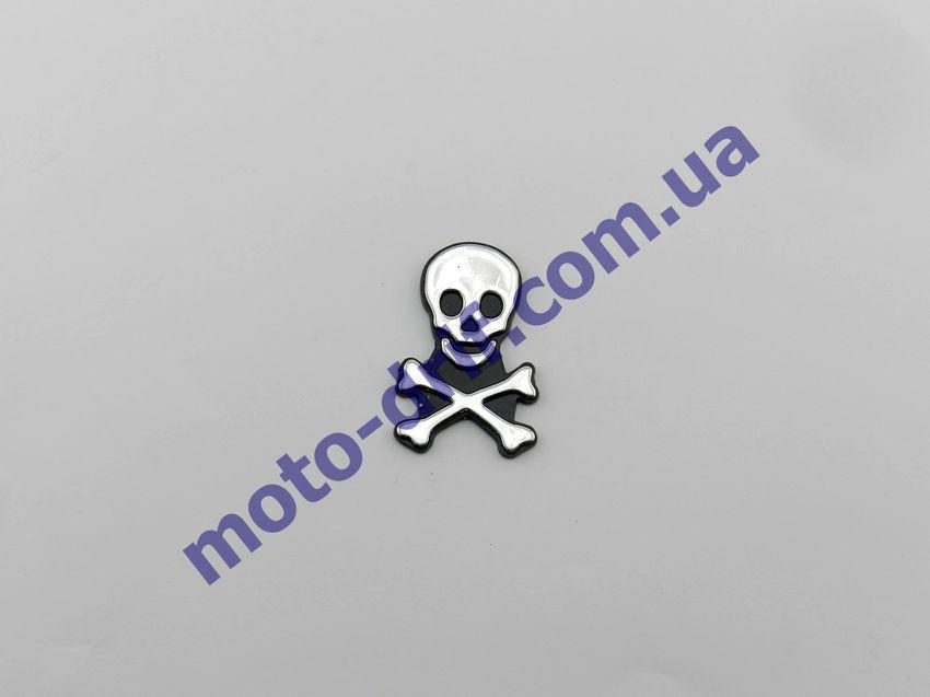 Наклейка пластиковая череп с костями
