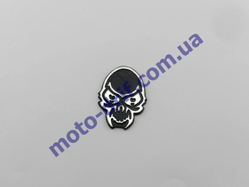 Наклейка пластиковая череп