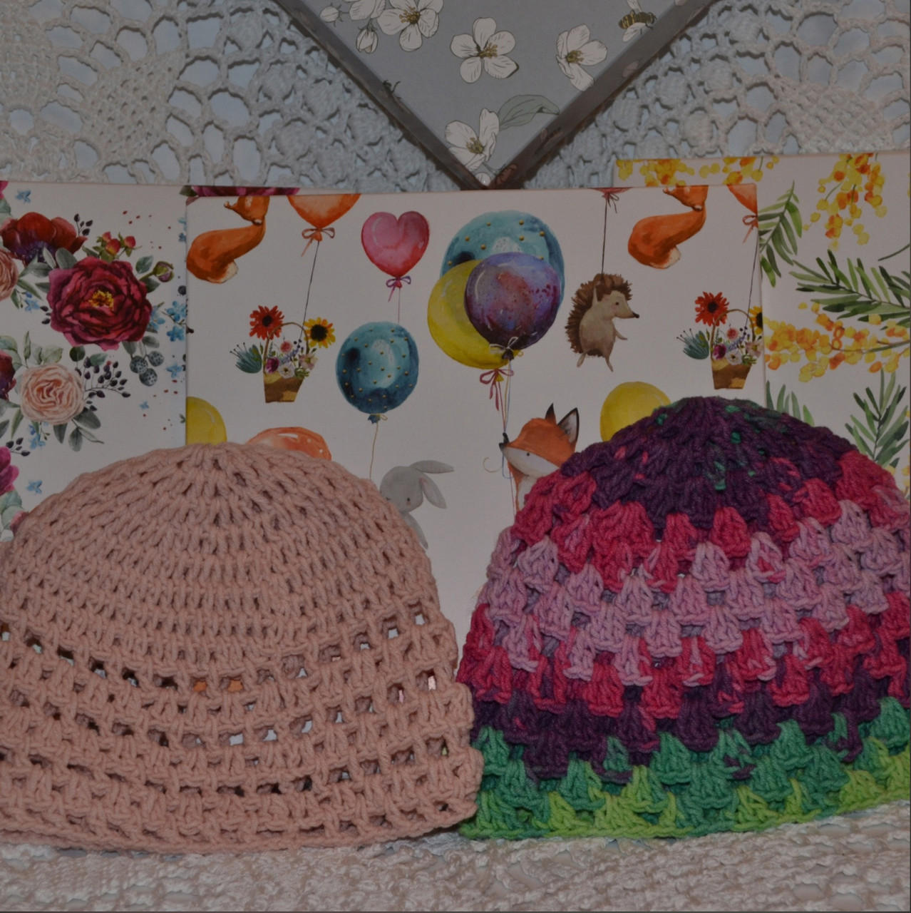 Комплект шапок для девочки - фото 1 - id-p121447882