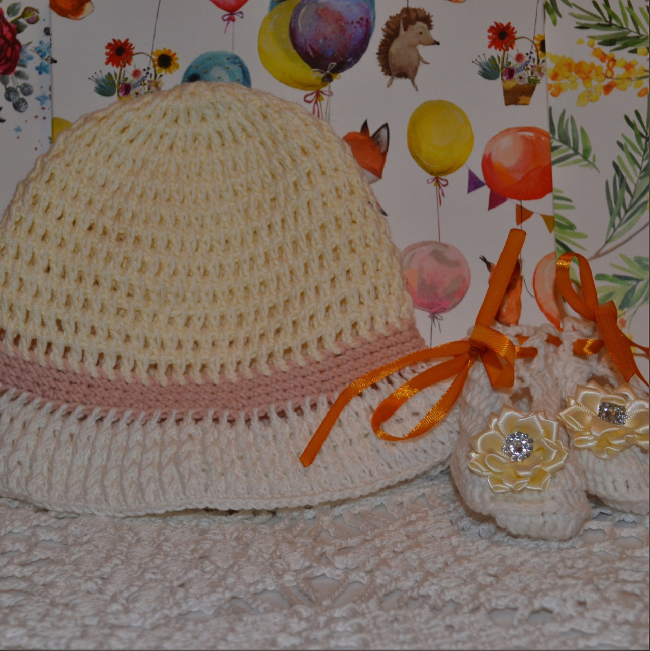 Шапочка и пинетки в подарок новорожденной - фото 1 - id-p121447841