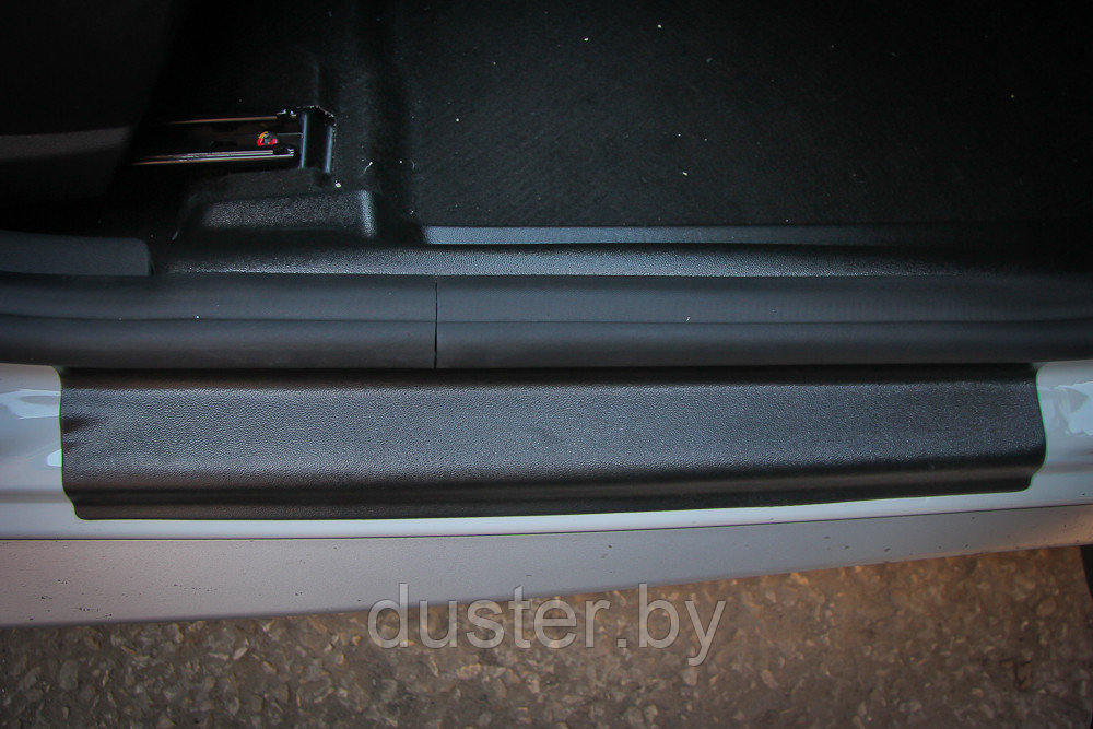 Накладки на внутренние пороги дверей Renault Duster 2011- АртФорм - фото 4 - id-p155268850