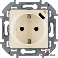 Розетка 2К+З немецкий стандарт 16 А 250 В со встроенным зарядным устройством USB C 1.5А 5В - Legrand INSPIRIA