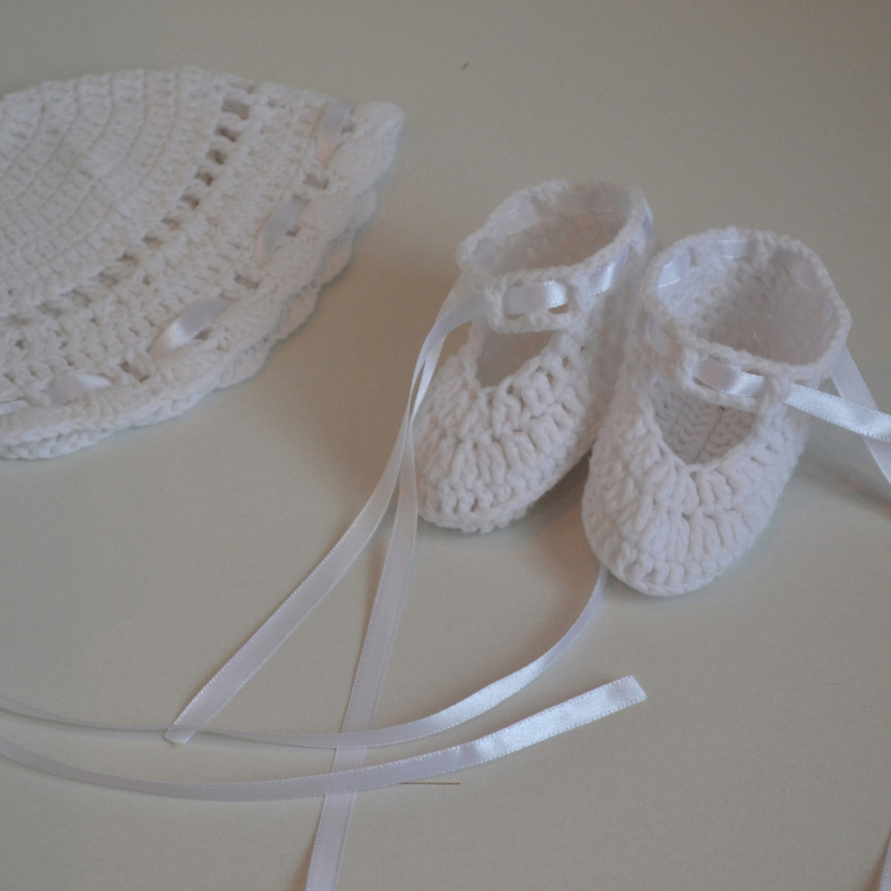 Комплект, пинетки и шапочка в подарок новорожденной - фото 7 - id-p117057617