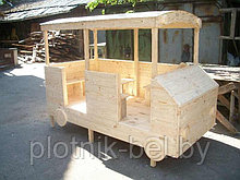 Детская деревянная уличная машинка для площадки "Школьный автобус"