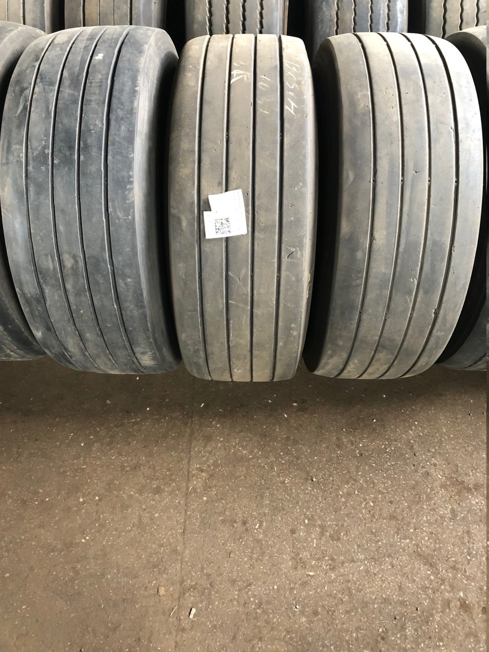 Шины грузовые б/у GoodYear Kmax T 385/65R22,5, прицепная ось, 3 шт.