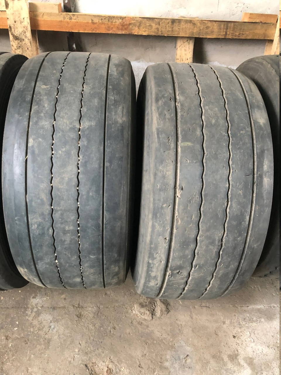 Шина грузовая б/у Continental Conti EcoPlus HТ3 385/55 R19,5, прицепная ось, 2 шт.