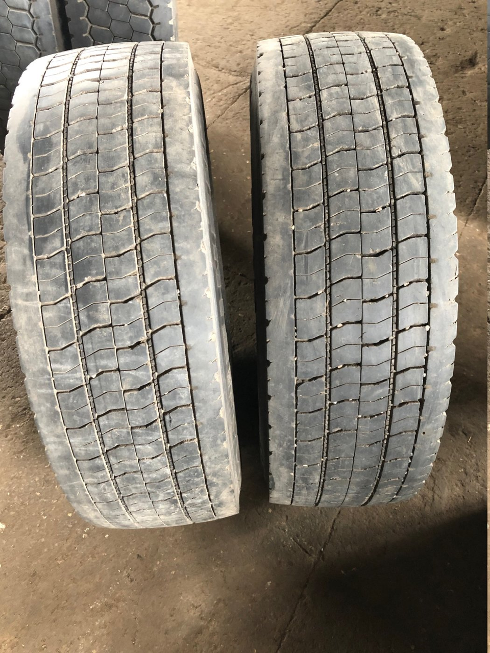 Шины грузовые б/у Continental HDR+ 265/70 R19,5 , ведущая ось 2 шт.
