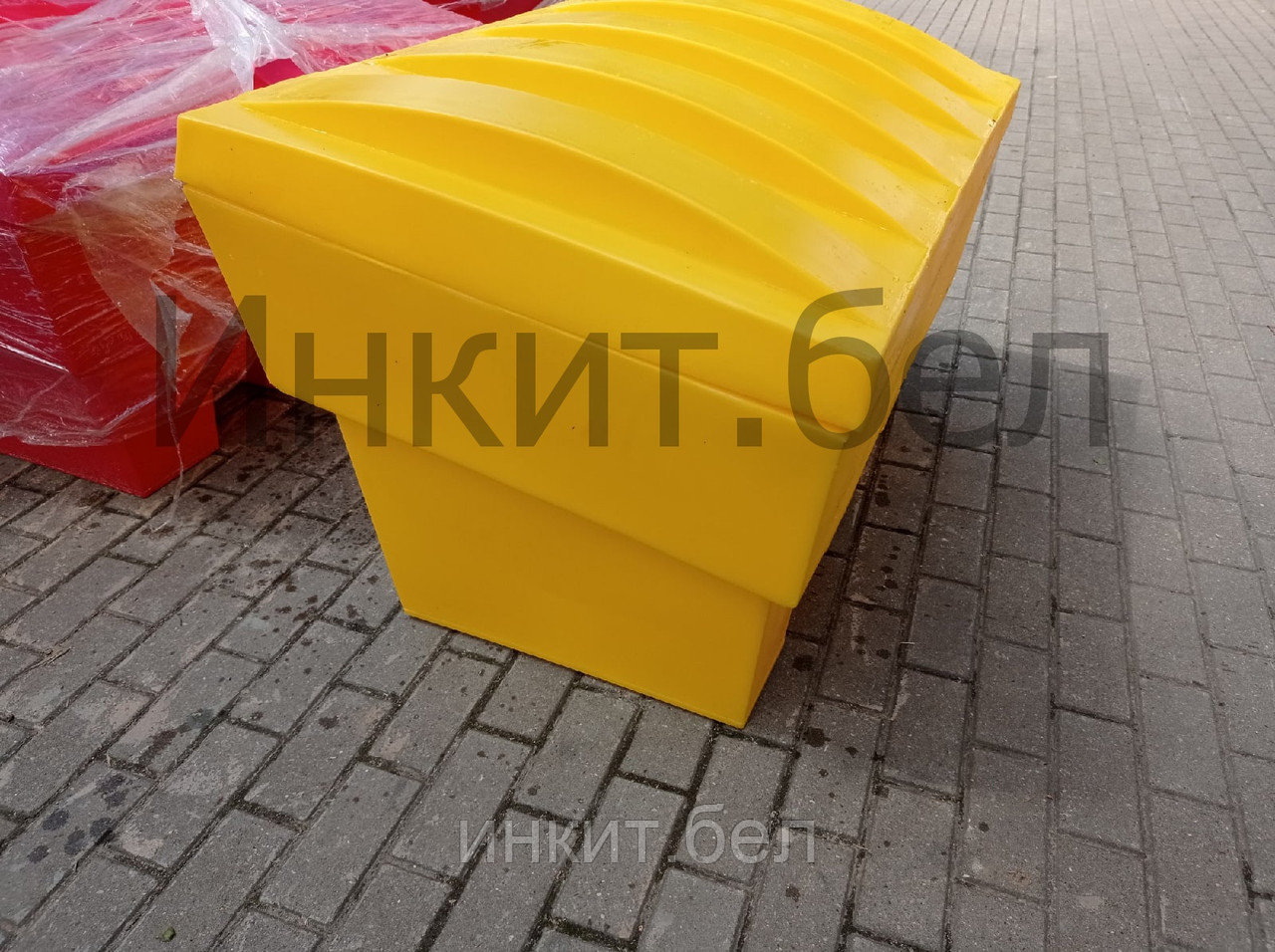 Пластиковый ящик для соли 250 л. желтый. Цена с НДС - фото 2 - id-p116423351