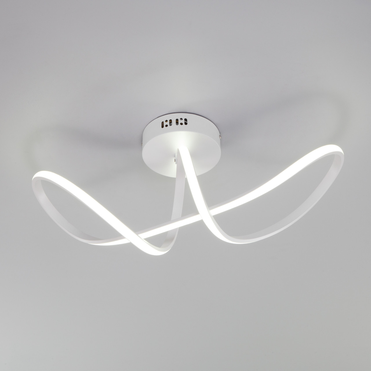Потолочный светодиодный светильник с пультом управления Eurosvet 90112/1 белый - фото 1 - id-p156924208