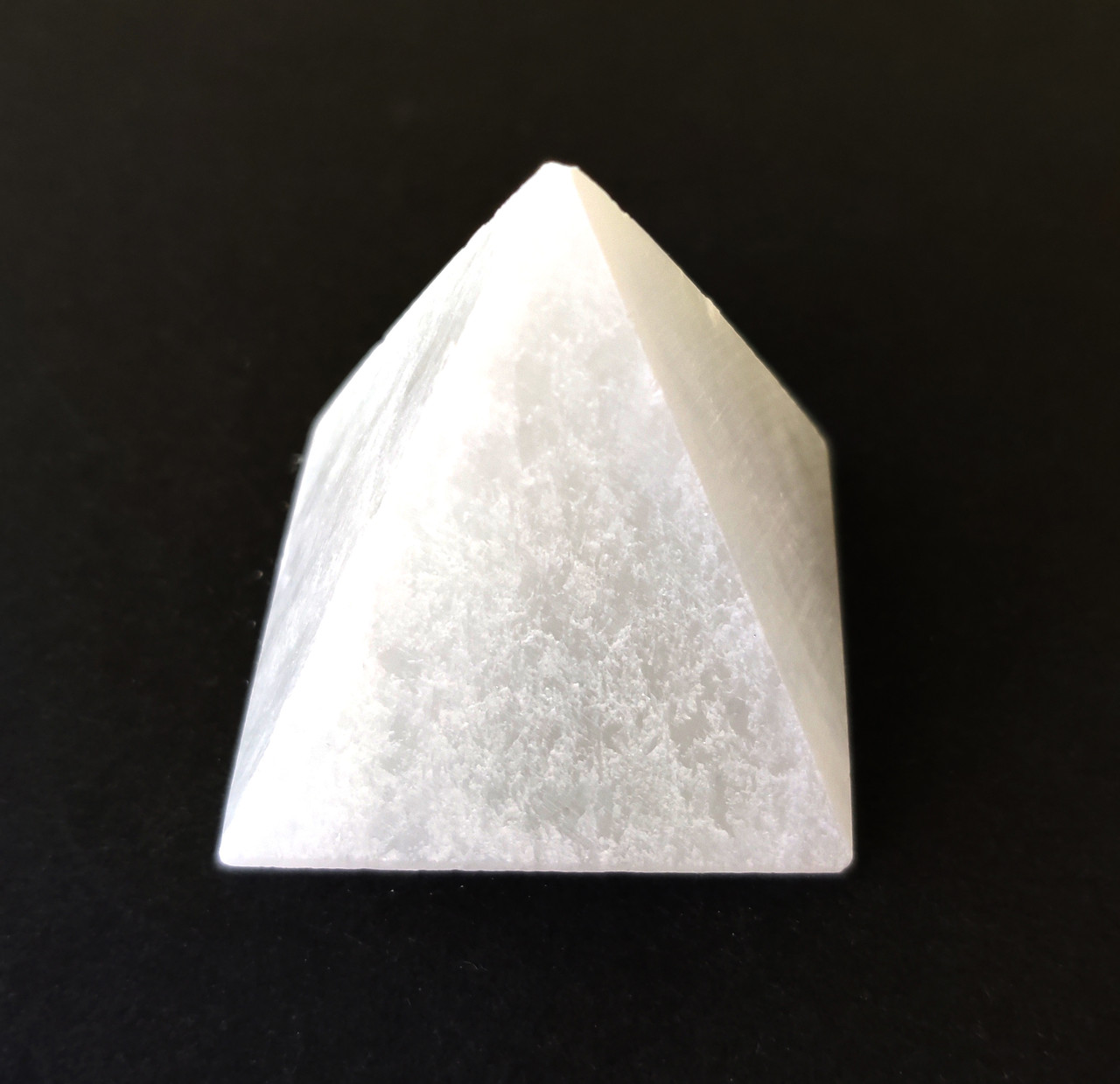 Пирамида Селенит телевизионный натуральный минерал - фото 1 - id-p157261511