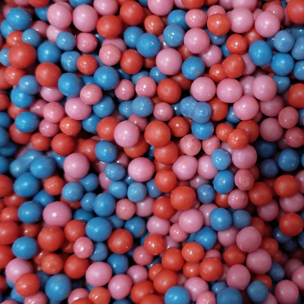 Рисовые шарики в цветной кондитерской глазури  со вкусом "ЛЕСНЫХ ЯГОД"