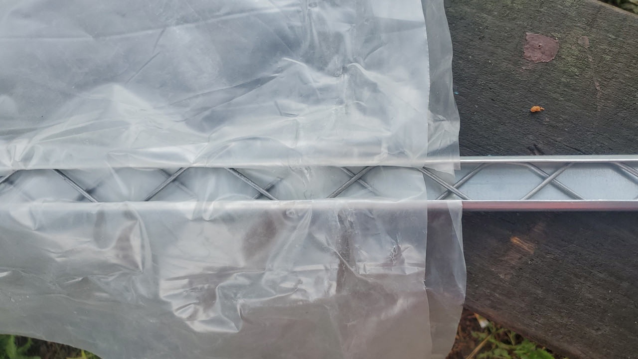 Профиль зигзаг для крепления тепличной плёнки. Крепление тепличной пленки профиль зиг-заг. Профиль клипса "зиг-заг" (4м). Профиль пружина зигзаг для крепления пленки. Крепление для теплицы зигзаг.