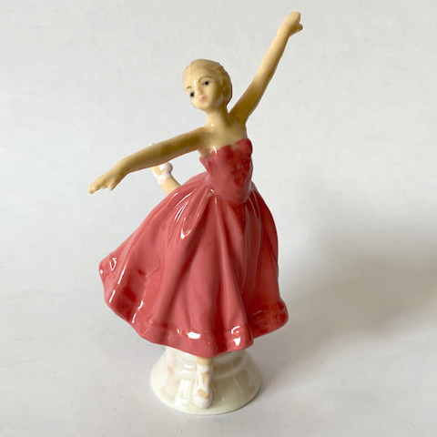 Статуэтка Девочка балерина