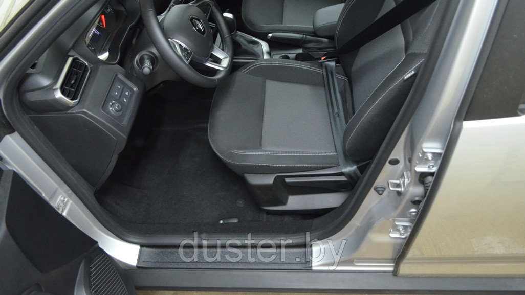 Накладки на внутренние пороги передних и задних дверей Renault Duster 2 ( 2021-) КартТюнинг, фото 1