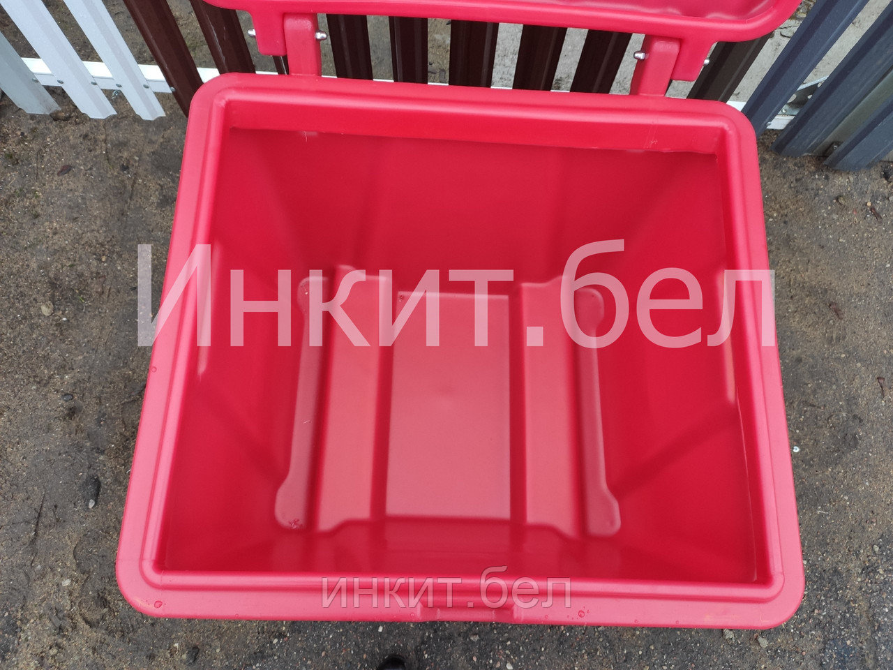 Ящик для песка и соли 200 литров красный. Цена с НДС - фото 3 - id-p116423548