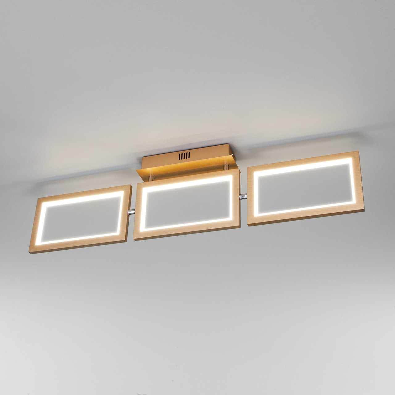 Потолочный светодиодный светильник Eurosvet 90223/3 матовое золото - фото 1 - id-p158691878
