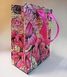Пакет подарочный "Цветы и бабочки"