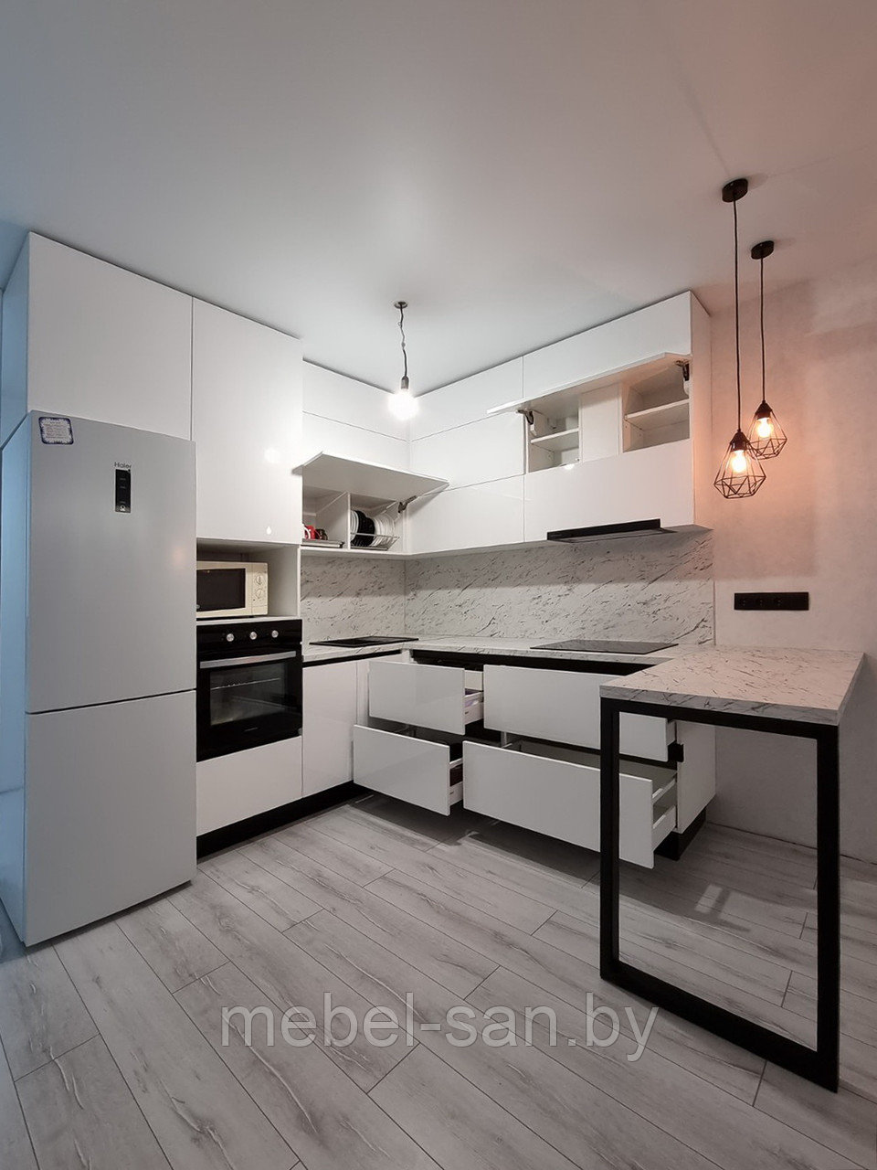 Белая кухня с черным Gola профилем - фото 4 - id-p158811316