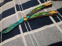 Нож-бабочка цветной из дерева