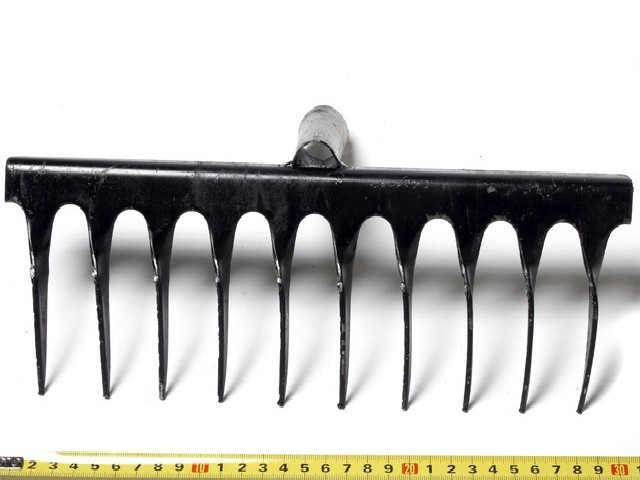 Грабли металлические витые 12 зубьев (П-1-12) (Ревякино) - фото 1 - id-p15219715