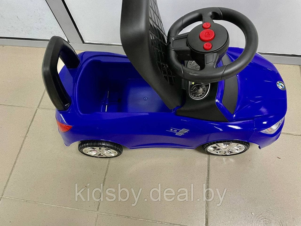 Детская машинка-каталка, толокар RiverToys BMW JY-Z01B (синий/черный) - фото 3 - id-p137552395