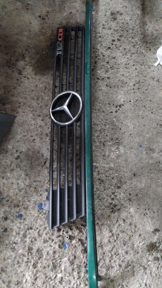 Решетка радиатора на Mercedes-Benz Vito W638