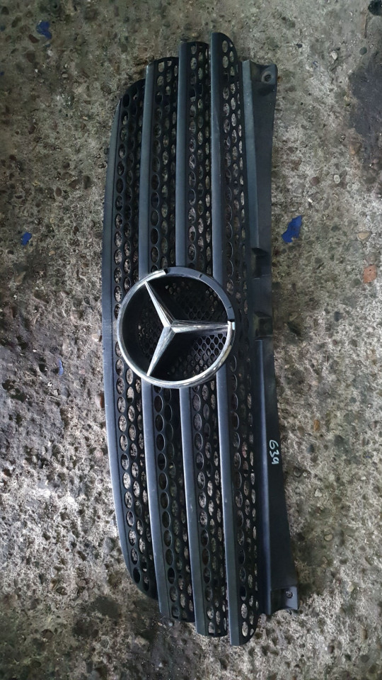 Решетка радиатора Mercedes-Benz Vito W639 2005 - фото 1 - id-p160754982