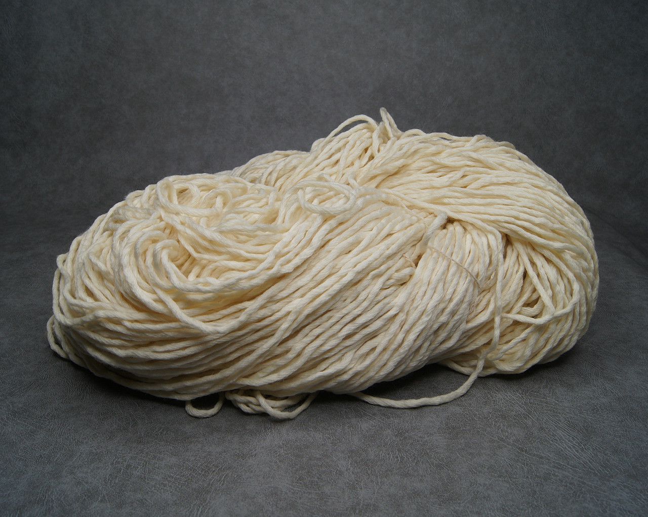 Пряжа: 100% меринос, Art: Dallas Cable’  от Botto Giuseppe, натуральный белый, 100 м/100 гр.