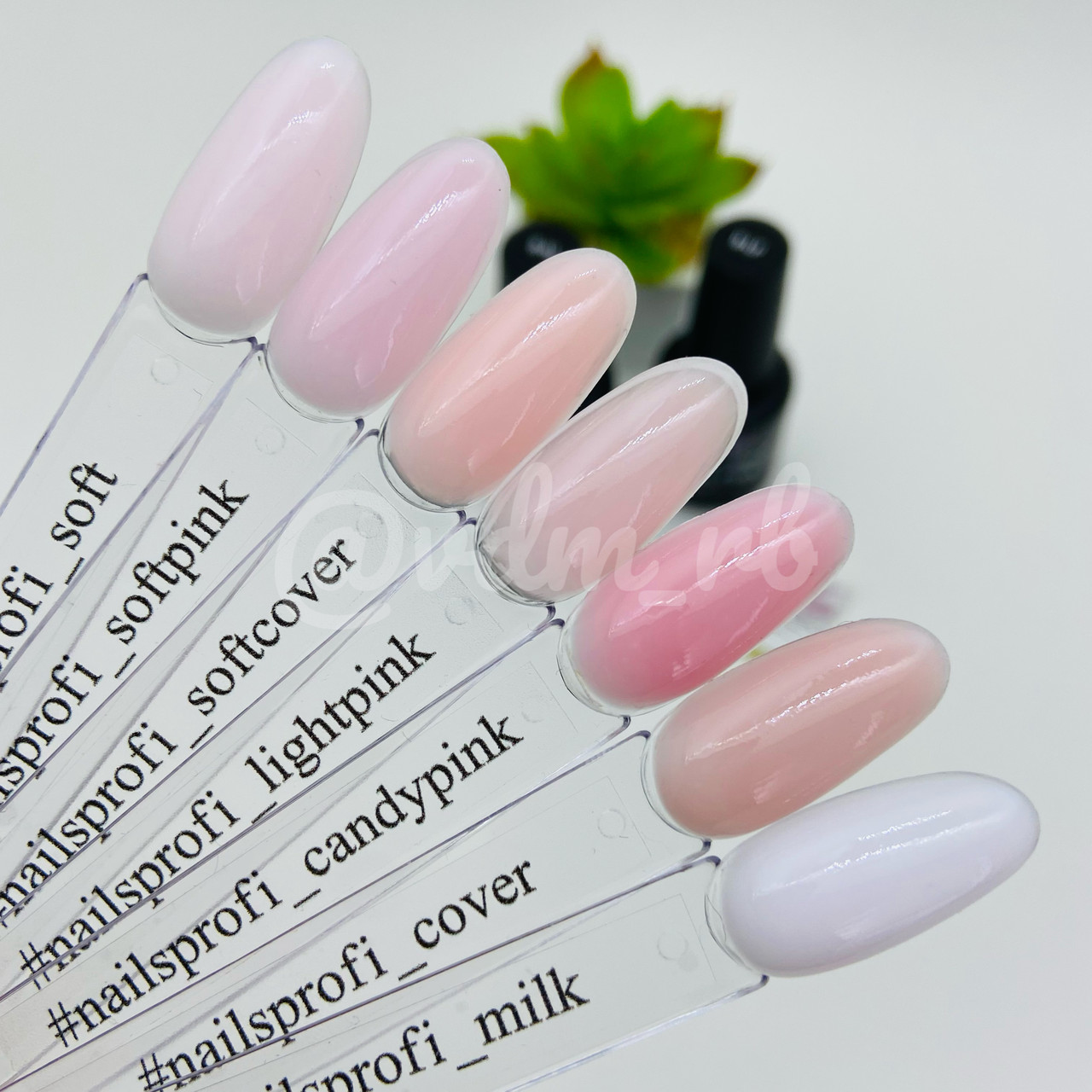 NAILS PROFI Каучуковая камуфлирующая база для ногтей 12 мл