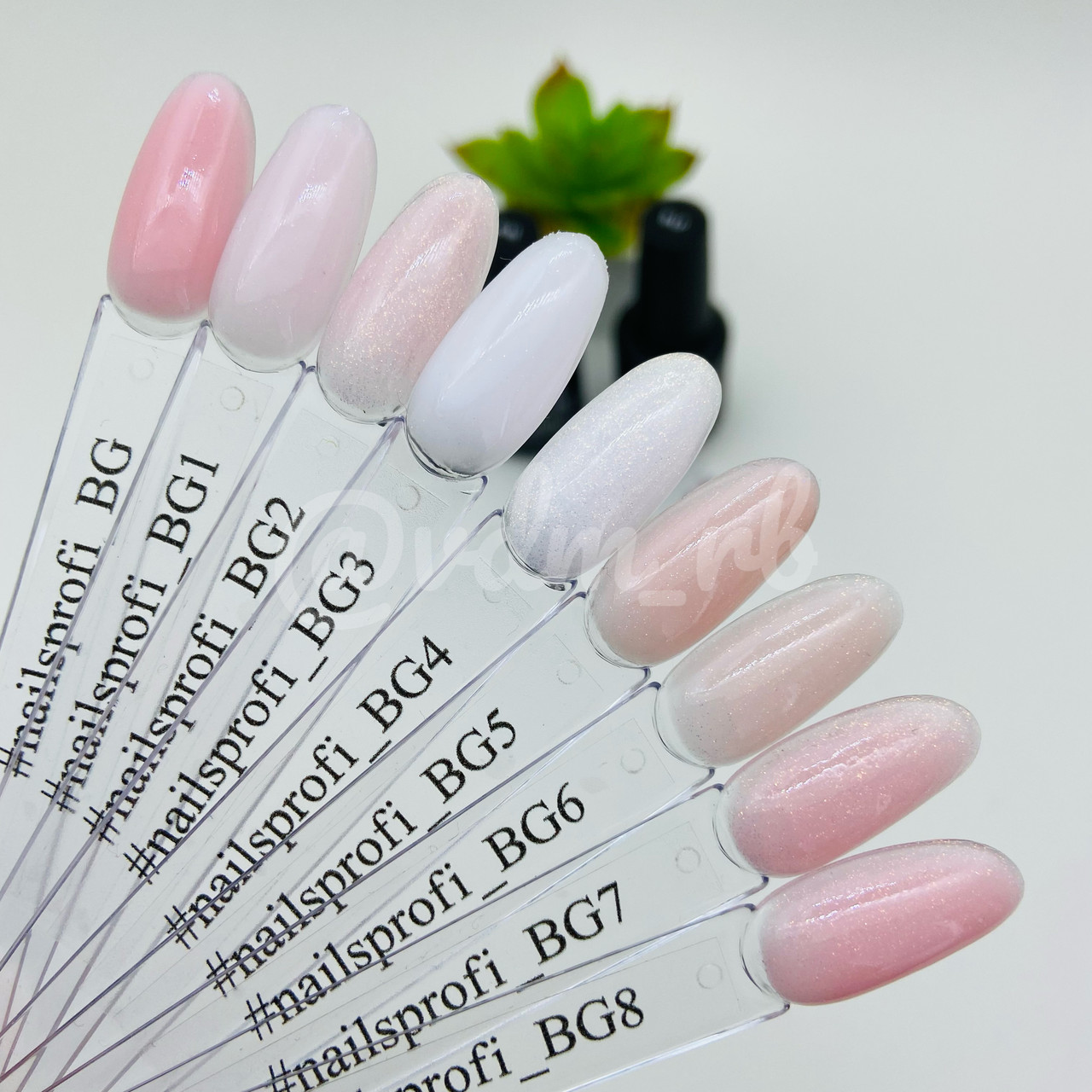 NAILS PROFI Каучуковая камуфлирующая база с шимером для ногтей 12 мл