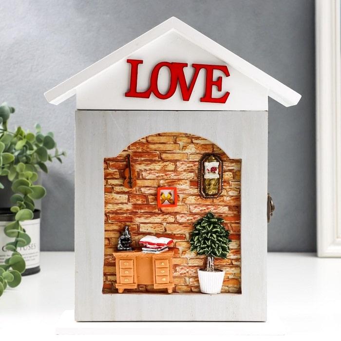 Ключница настенная деревянная «HOME is LOVE» на 6 крючков - фото 1 - id-p161605071