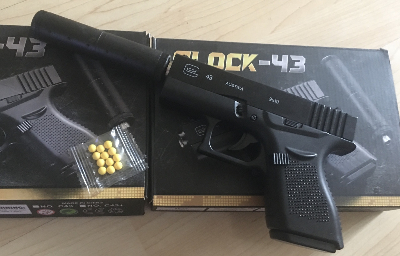 Детский пневматический пистолет Глок (Glock mini) 43 с глушителем (металл,пластик ) - фото 1 - id-p162253150