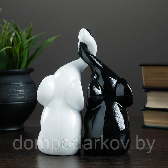 Фигура "Пара слонов" черный + белый глянец 7х12х16см - фото 2 - id-p162580970