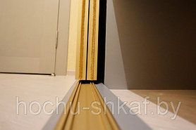 Встроенный шкаф в угол с фасадами из панели МДФ GIZIR, система Modus, комод на 3 шуфляды с зеркалом. 15