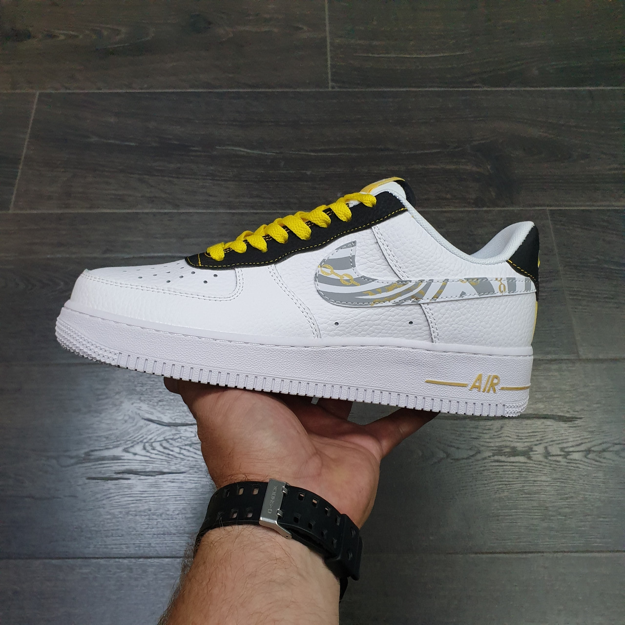 Кроссовки Nike Air Force 1 Low Features Gold Links - фото 1 - id-p162924789