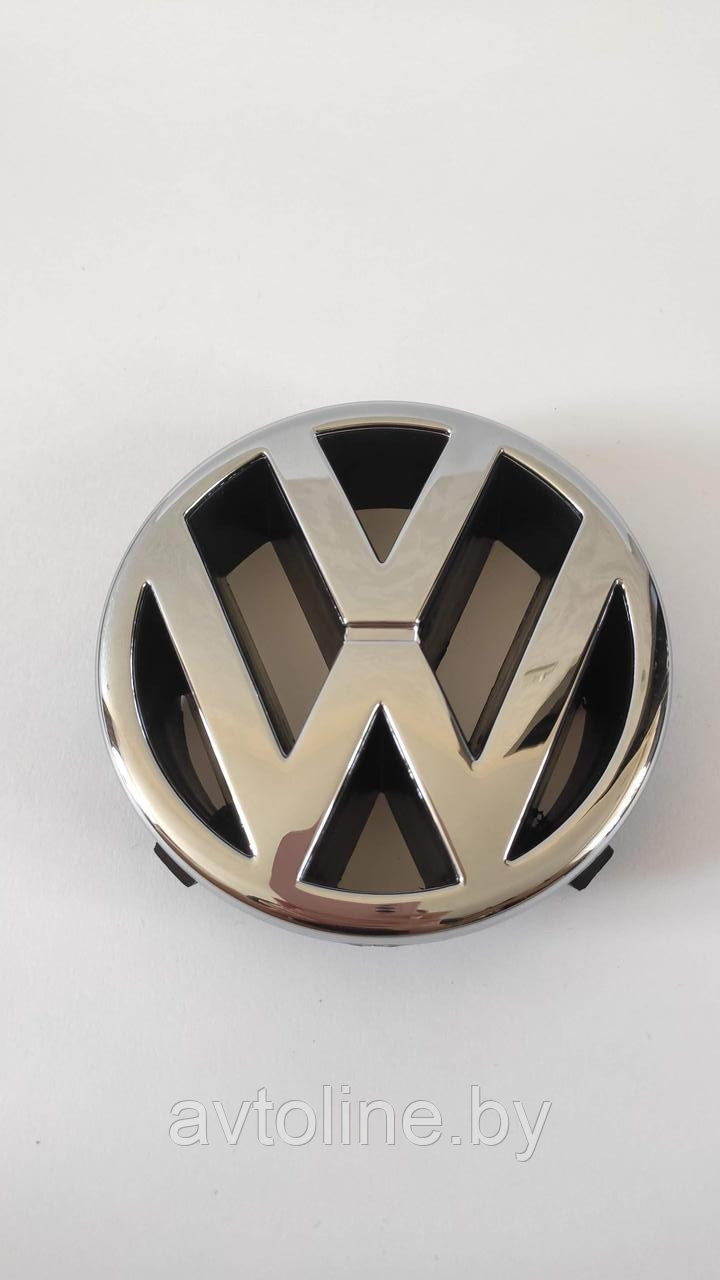 Эмблема решетки радиатора Volkswagen Golf IV 98-03 Passat 96-01 (под оригинал) 3B0853601