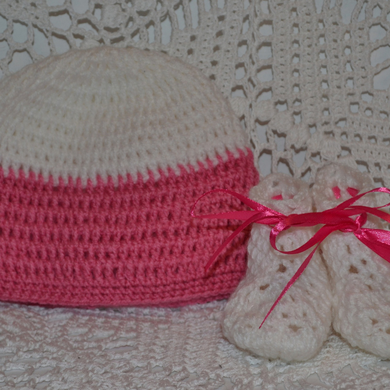 Комплект для девочки :шапочка и пинетки - фото 4 - id-p121042268