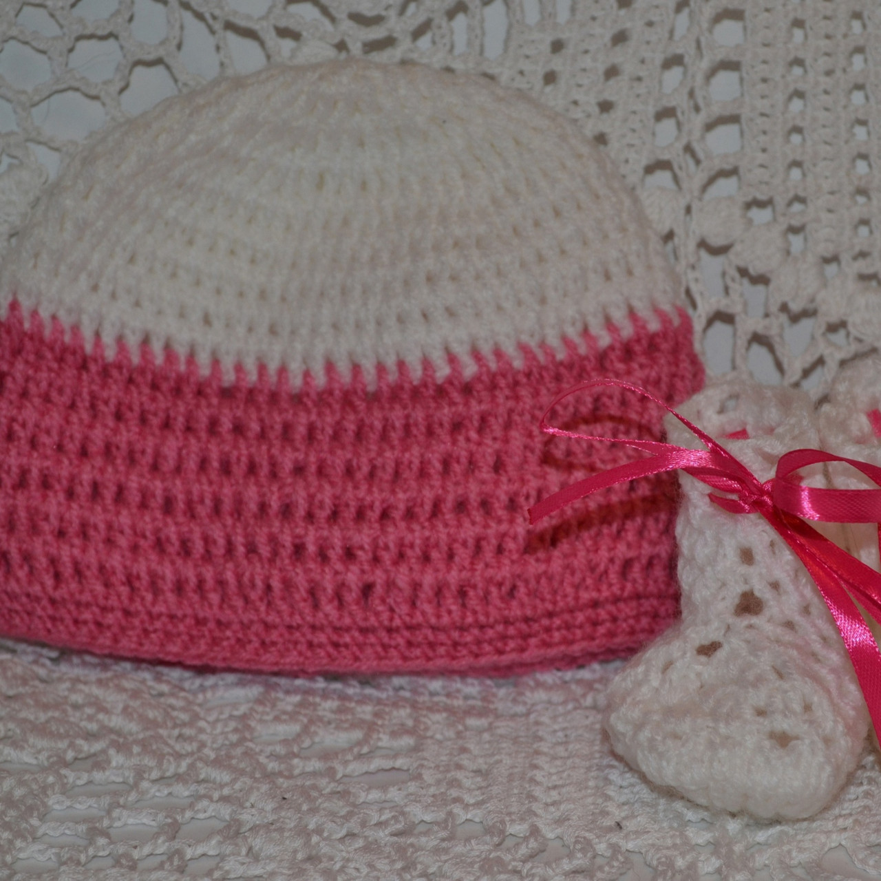 Комплект для девочки :шапочка и пинетки - фото 6 - id-p121042268