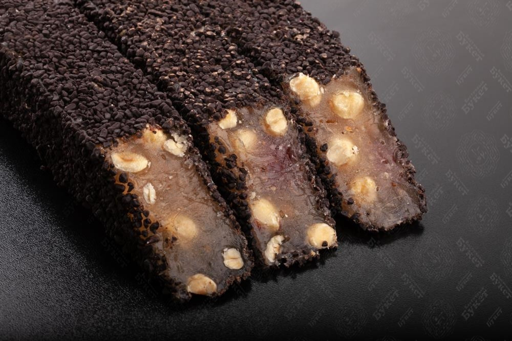 Клубничный лукум Hacibaba с фундуком в гранулах темного шоколада, 100 гр. (Турция) - фото 1 - id-p164289884