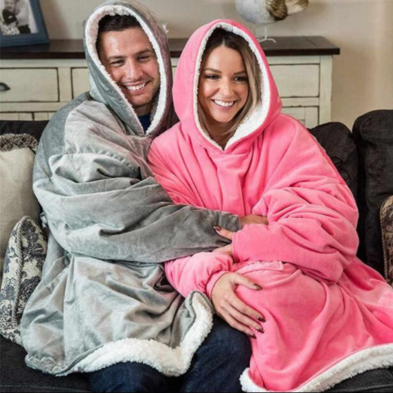 Двухсторонний плед - халат - толстовка с капюшоном Huggle Hoodie