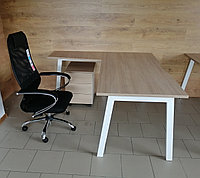 Стол письменный на металлокаркасе. Стол+Тумба+Приставной стол