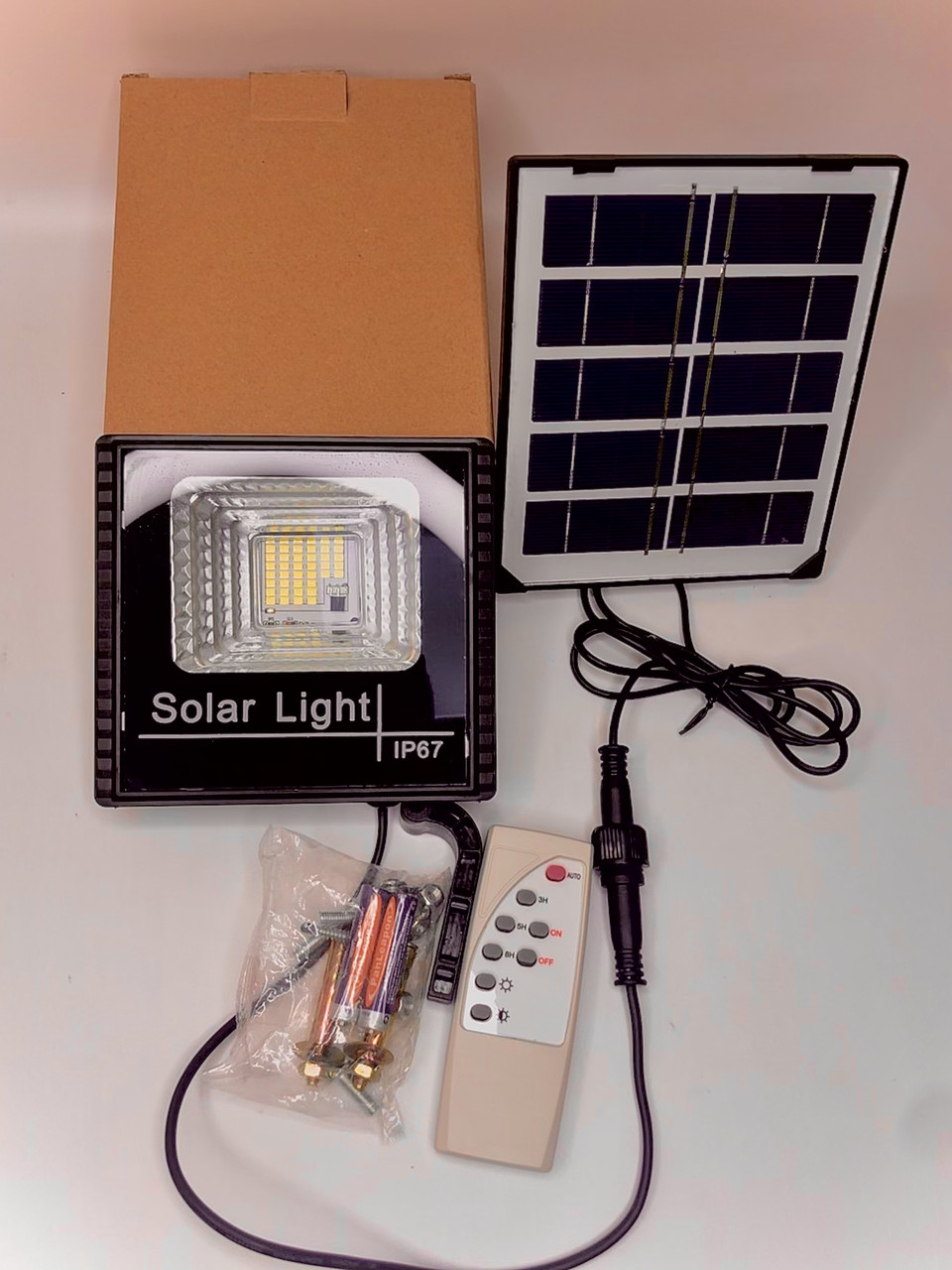 Уличный светильник с датчиком движения и выносной солнечной батареей 10 W - фото 1 - id-p164821692