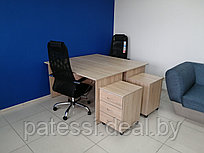 Столы письменные с креслами, цвет сонома. Набор офисной мебели для двух человек