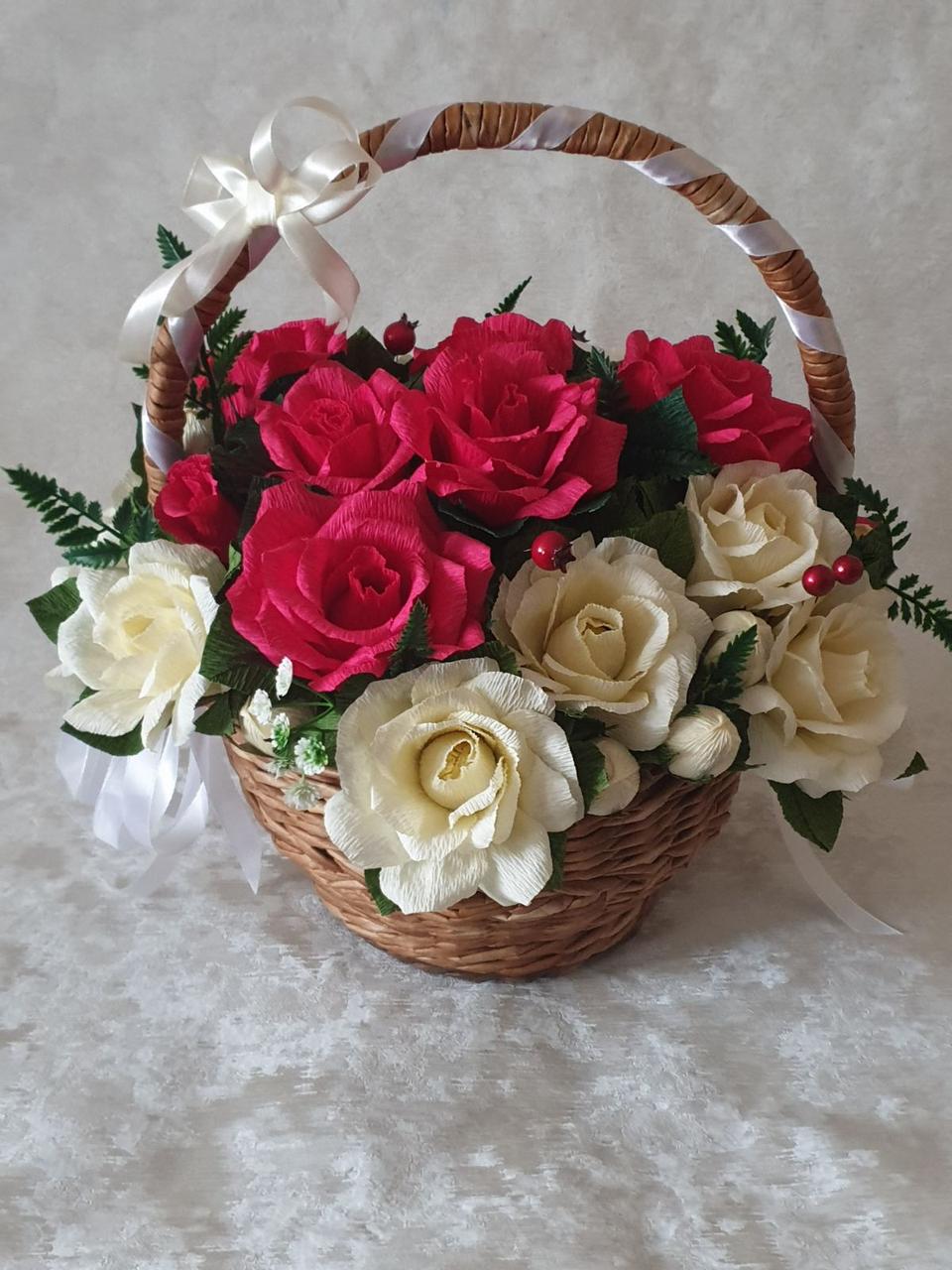 Корзинка из конфет 31 роз N018
