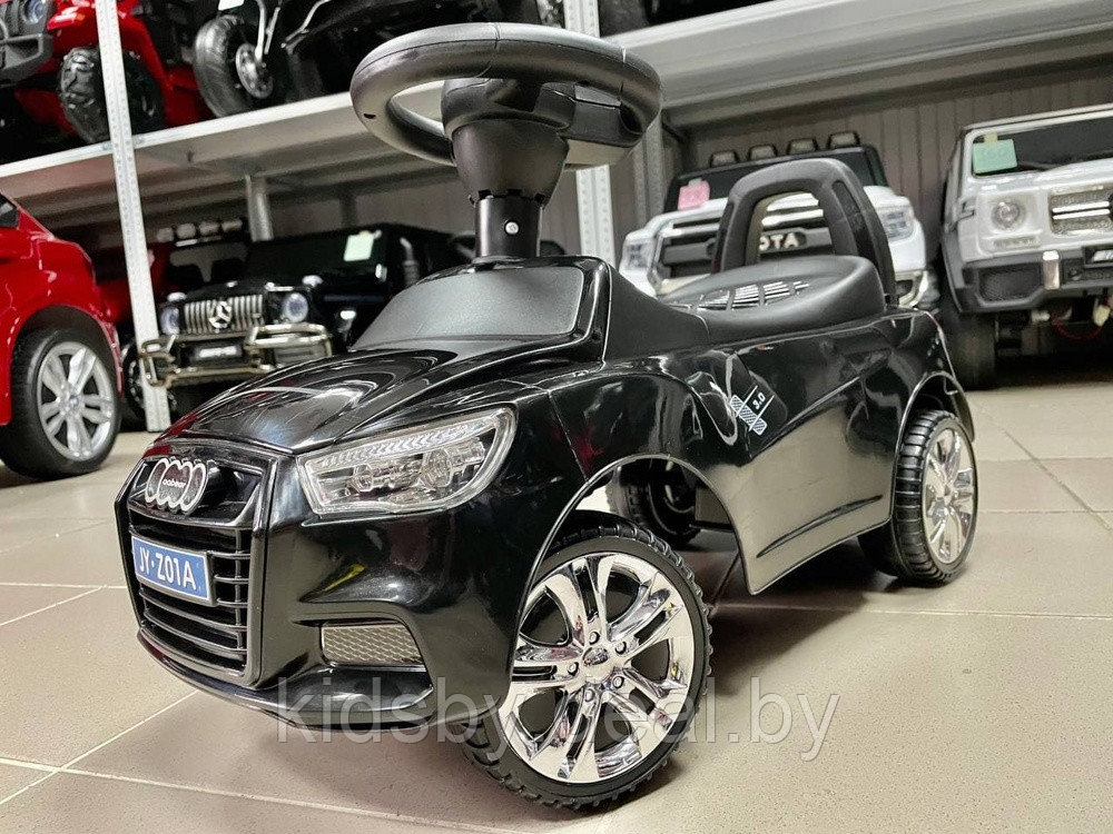 Детская машинка-каталка, толокар RiverToys Audi JY-Z01A (синий/черный) - фото 4 - id-p137552393